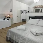 Mascagni Apartman *